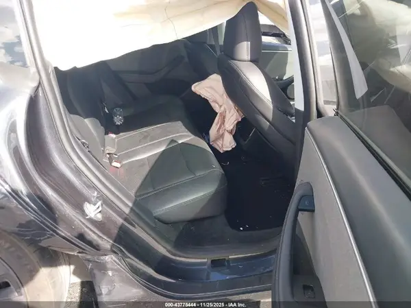 5YJ3E1EA0SF996684 2025 TESLA MODEL 3 - Image 8