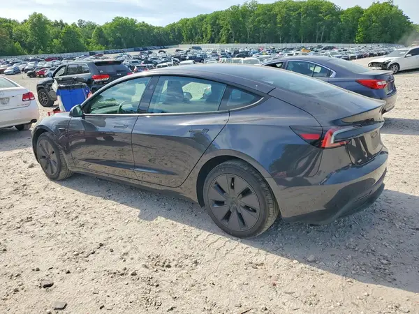 5YJ3E1EA0TF118268 2026 TESLA MODEL 3 - Image 2