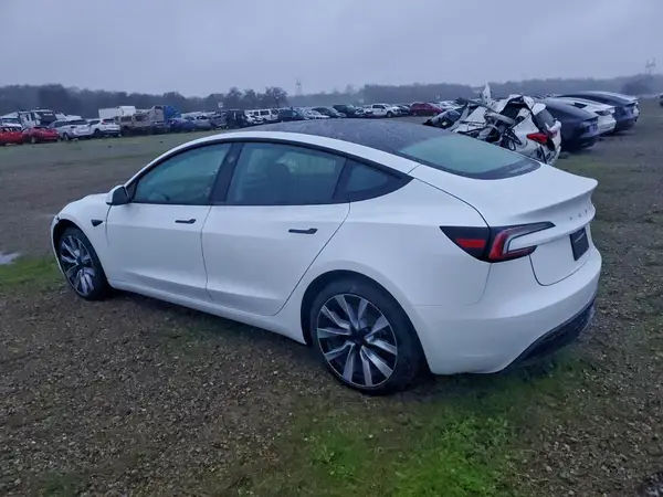 5YJ3E1EA0TF119274 2026 TESLA MODEL 3 - Image 2