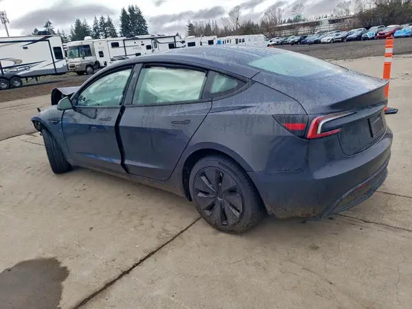 5YJ3E1EA0TF121929 2026 TESLA MODEL 3 - Image 2