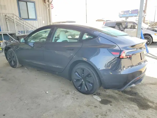 5YJ3E1EA0TF125902 2026 TESLA MODEL 3 - Image 2