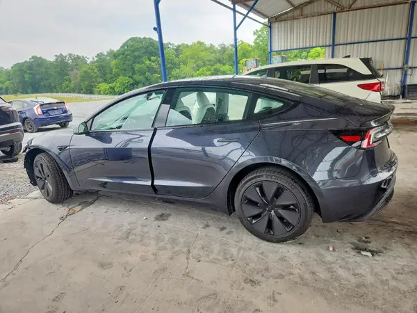 5YJ3E1EA0TF166398 2025 TESLA MODEL 3 - Image 2