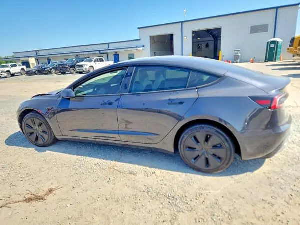 5YJ3E1EA0TF196159 2026 TESLA MODEL 3 - Image 2