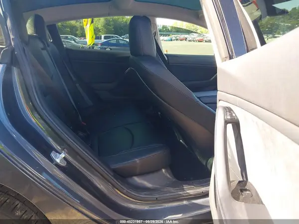 5YJ3E1EA1JF002817 2018 TESLA MODEL 3 - Image 8