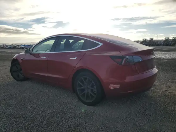 5YJ3E1EA1JF002946 2018 TESLA MODEL 3 - Image 2