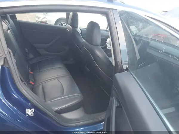 5YJ3E1EA1JF004308 2018 TESLA MODEL 3 - Image 8
