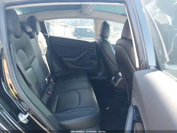5YJ3E1EA1JF004941 2018 TESLA MODEL 3 - Image 8