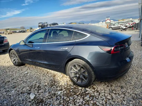 5YJ3E1EA1JF005040 2018 TESLA MODEL 3 - Image 2