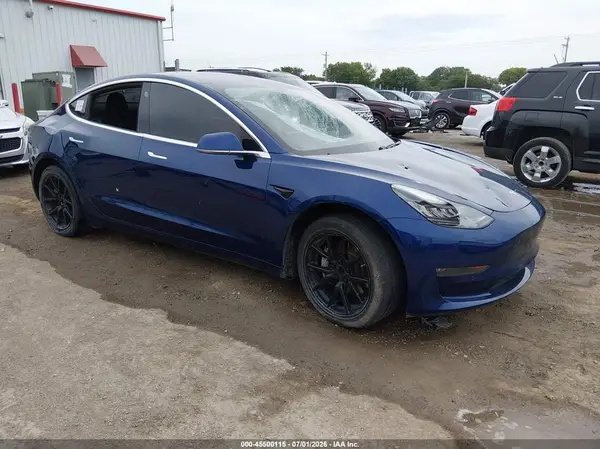 5YJ3E1EA1JF007242 2018 TESLA MODEL 3 - Image 1
