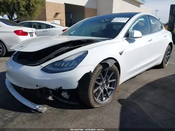 5YJ3E1EA1JF007452 2018 TESLA MODEL 3 - Image 2
