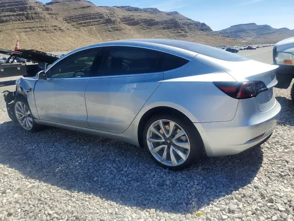 5YJ3E1EA1JF007872 2018 TESLA MODEL 3 - Image 2