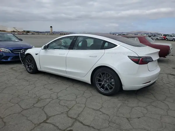 5YJ3E1EA1JF009119 2018 TESLA MODEL 3 - Image 2