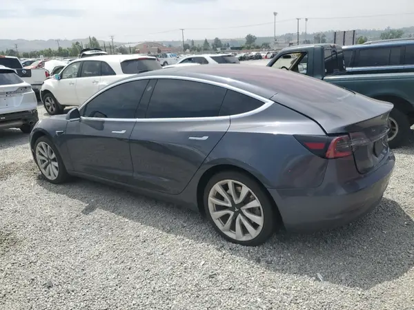 5YJ3E1EA1JF010853 2018 TESLA MODEL 3 - Image 2