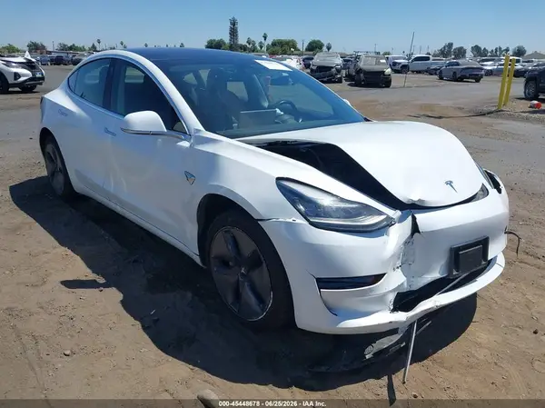 5YJ3E1EA1JF011873 2018 TESLA MODEL 3 - Image 1