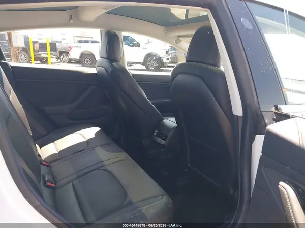 5YJ3E1EA1JF011873 2018 TESLA MODEL 3 - Image 8