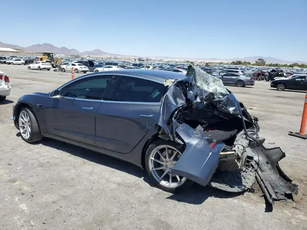 5YJ3E1EA1JF012635 2018 TESLA MODEL 3 - Image 2