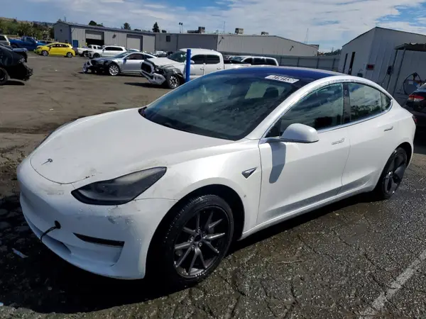 5YJ3E1EA1JF013218 2018 TESLA MODEL 3 - Image 1