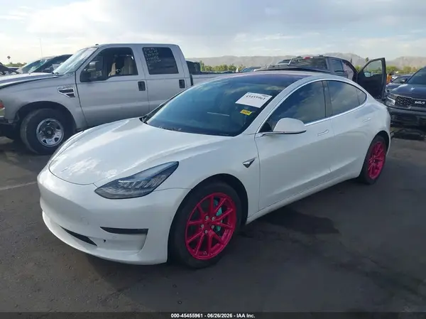 5YJ3E1EA1JF019701 2018 TESLA MODEL 3 - Image 2