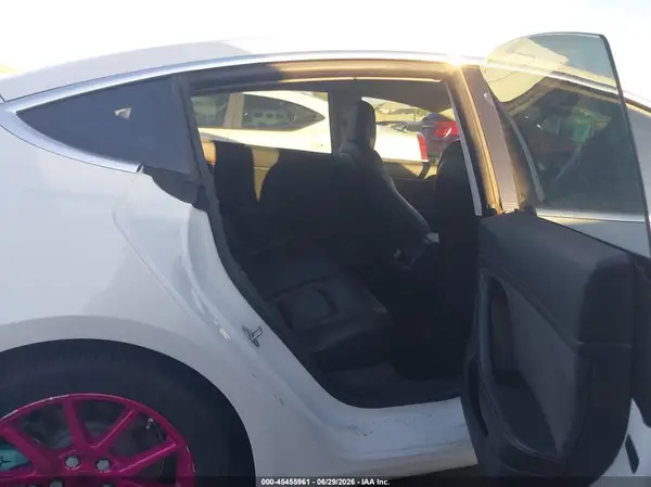 5YJ3E1EA1JF019701 2018 TESLA MODEL 3 - Image 8