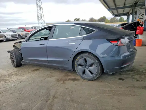 5YJ3E1EA1JF021853 2018 TESLA MODEL 3 - Image 2
