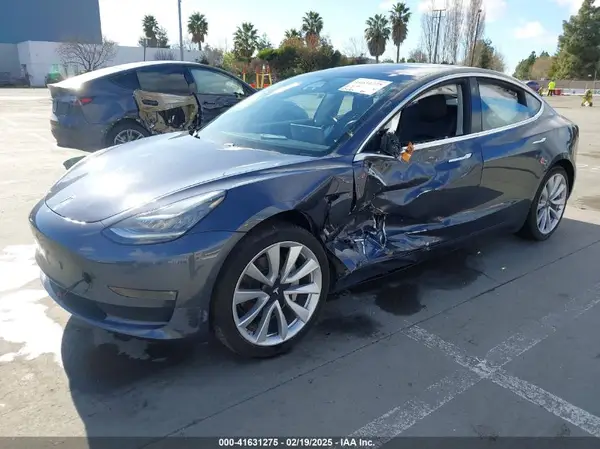5YJ3E1EA1JF023991 2018 TESLA MODEL 3 - Image 2