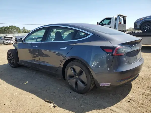 5YJ3E1EA1JF025711 2018 TESLA MODEL 3 - Image 2