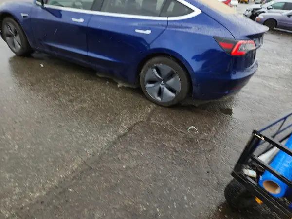 5YJ3E1EA1JF027104 2018 TESLA MODEL 3 - Image 2