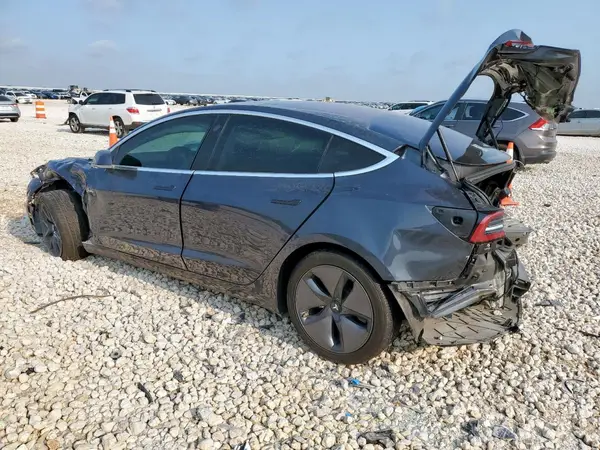 5YJ3E1EA1JF030486 2018 TESLA MODEL 3 - Image 2