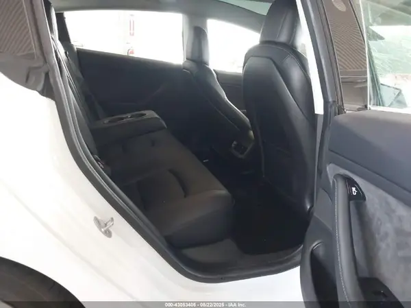 5YJ3E1EA1JF031959 2018 TESLA MODEL 3 - Image 8