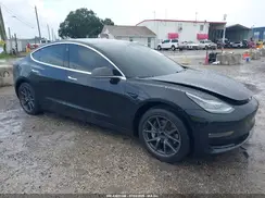 5YJ3E1EA1JF032352 2018 TESLA MODEL 3