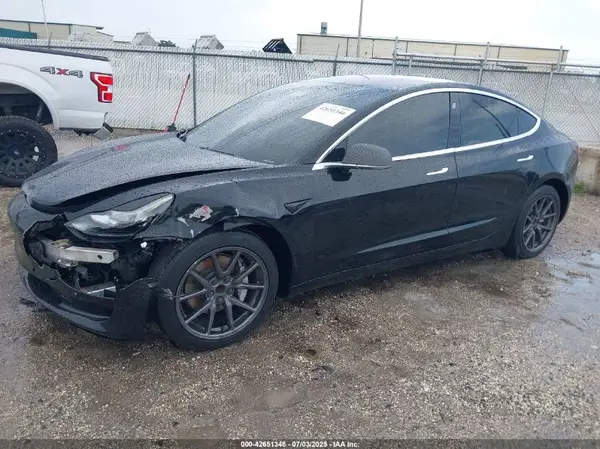 5YJ3E1EA1JF032352 2018 TESLA MODEL 3 - Image 2