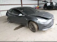 5YJ3E1EA1JF032786 2018 TESLA MODEL 3