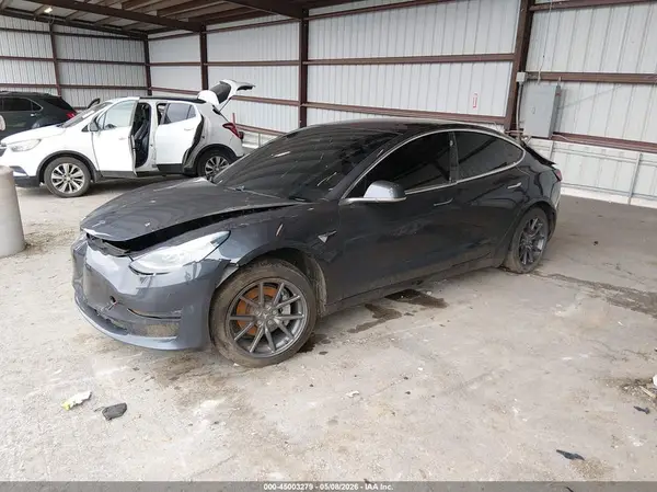 5YJ3E1EA1JF032786 2018 TESLA MODEL 3 - Image 2