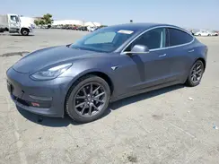 5YJ3E1EA1JF033887 2018 TESLA MODEL 3