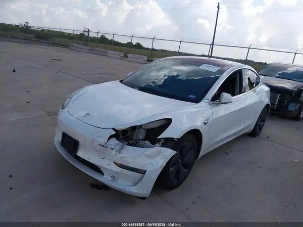 5YJ3E1EA1JF035221 2018 TESLA MODEL 3 - Image 2