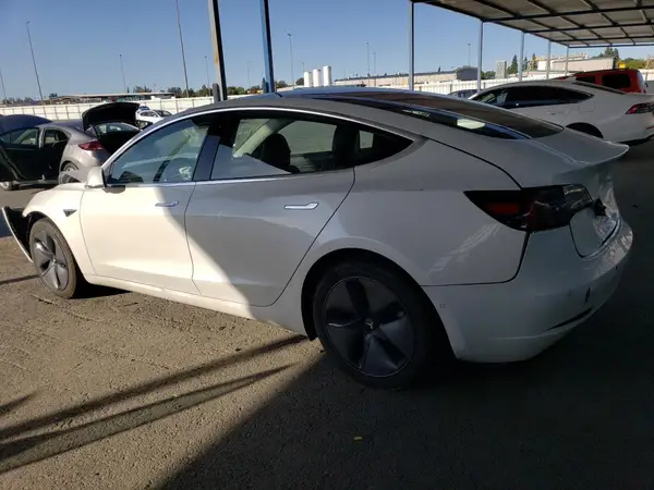 5YJ3E1EA1JF035266 2018 TESLA MODEL 3 - Image 2