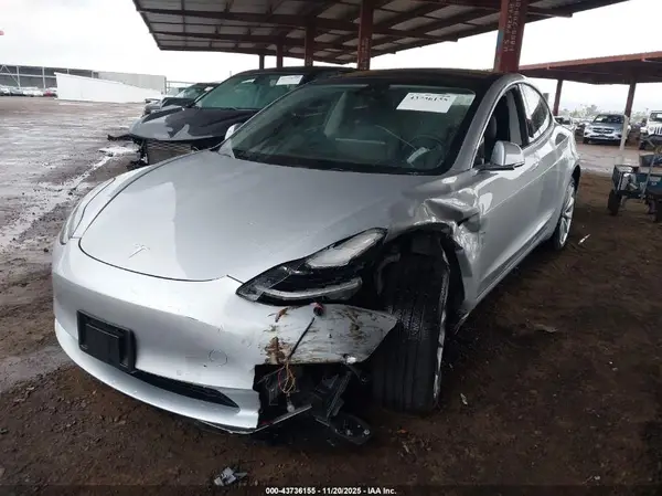 5YJ3E1EA1JF037454 2018 TESLA MODEL 3 - Image 2