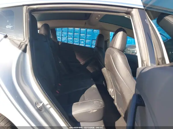 5YJ3E1EA1JF037521 2018 TESLA MODEL 3 - Image 8