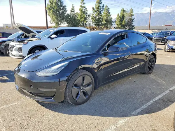 5YJ3E1EA1JF038488 2018 TESLA MODEL 3 - Image 1