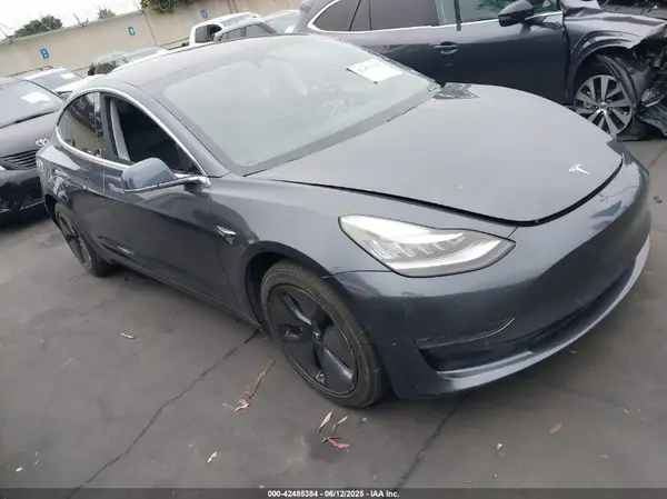 5YJ3E1EA1JF042198 2018 TESLA MODEL 3 - Image 1