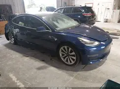 5YJ3E1EA1JF042699 2018 TESLA MODEL 3