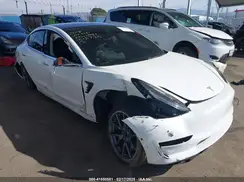 5YJ3E1EA1JF044551 2018 TESLA MODEL 3