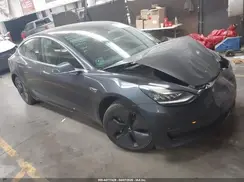 5YJ3E1EA1JF045067 2018 TESLA MODEL 3