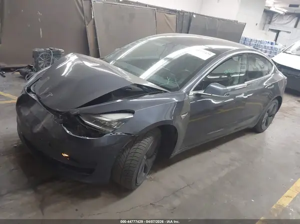 5YJ3E1EA1JF045067 2018 TESLA MODEL 3 - Image 2