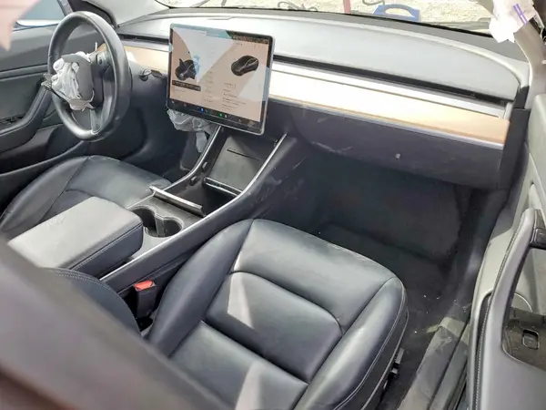 5YJ3E1EA1JF047692 2018 TESLA MODEL 3 - Image 8