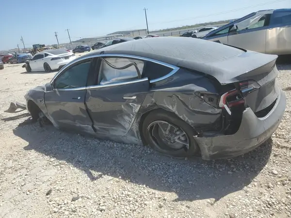 5YJ3E1EA1JF048258 2018 TESLA MODEL 3 - Image 2