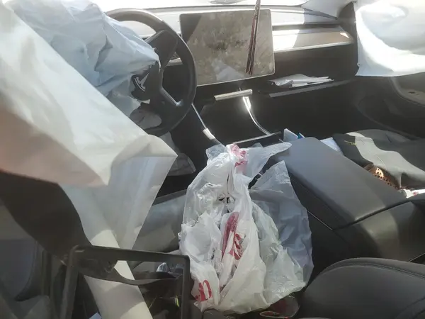 5YJ3E1EA1JF048258 2018 TESLA MODEL 3 - Image 8