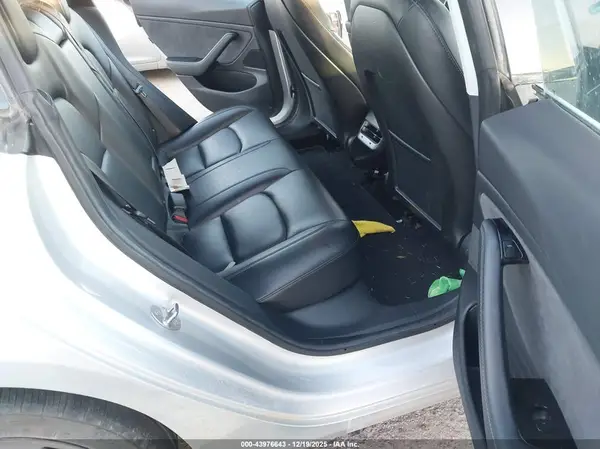 5YJ3E1EA1JF048485 2018 TESLA MODEL 3 - Image 8