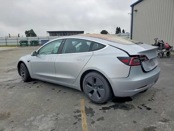 5YJ3E1EA1JF048499 2018 TESLA MODEL 3 - Image 2