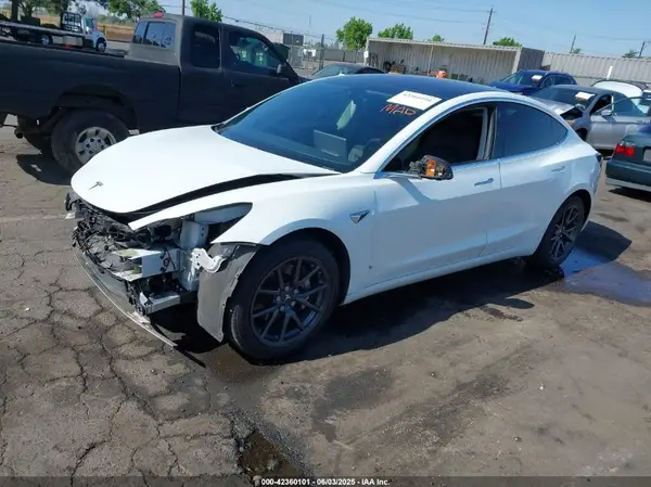 5YJ3E1EA1JF051001 2018 TESLA MODEL 3 - Image 2
